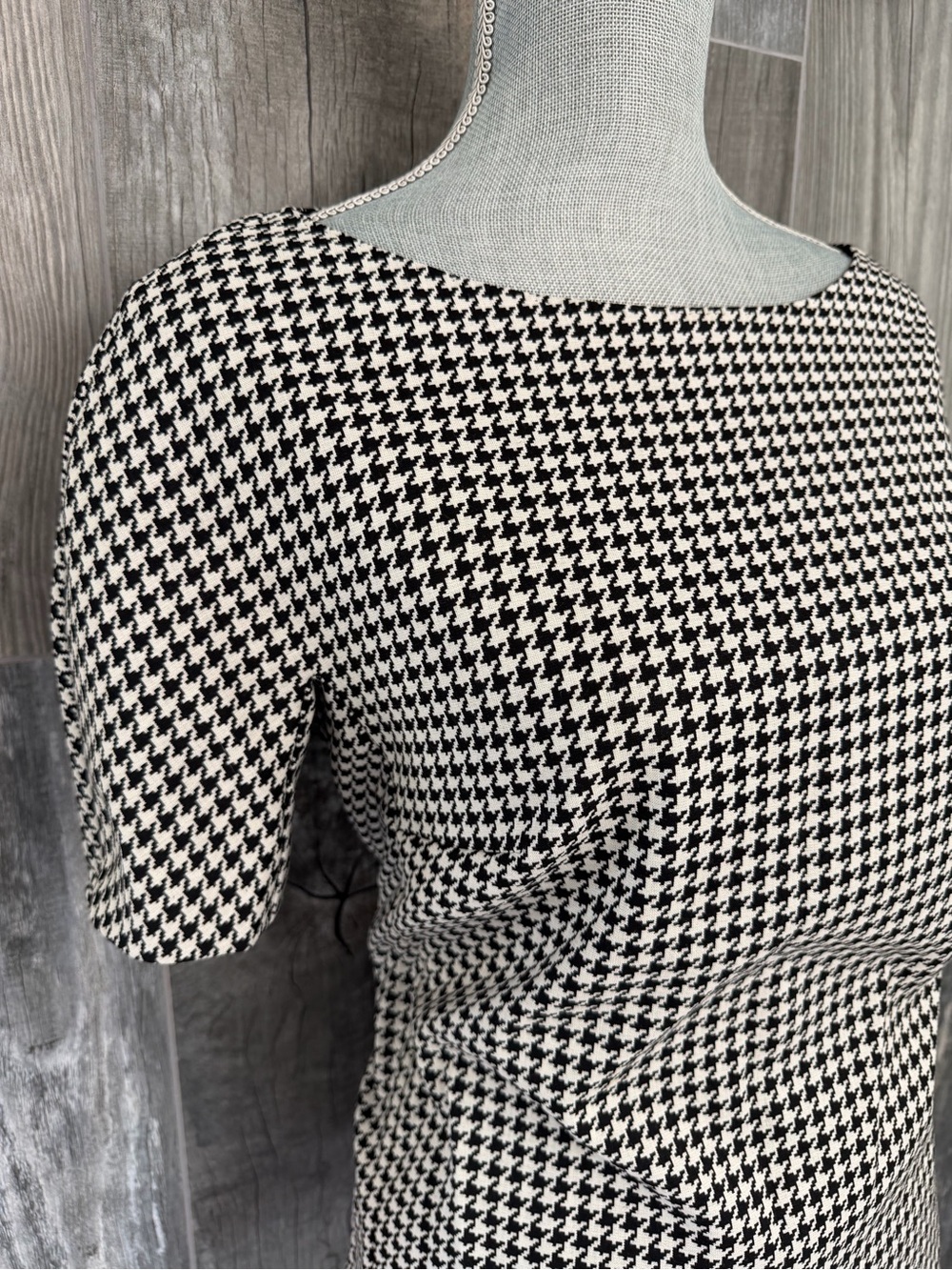 MaxMara Wool Blend Houndstooth Top - Picture 5 of 6